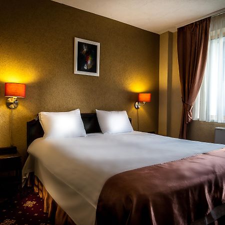 Hotel Ciao Târgu-Mureş エクステリア 写真