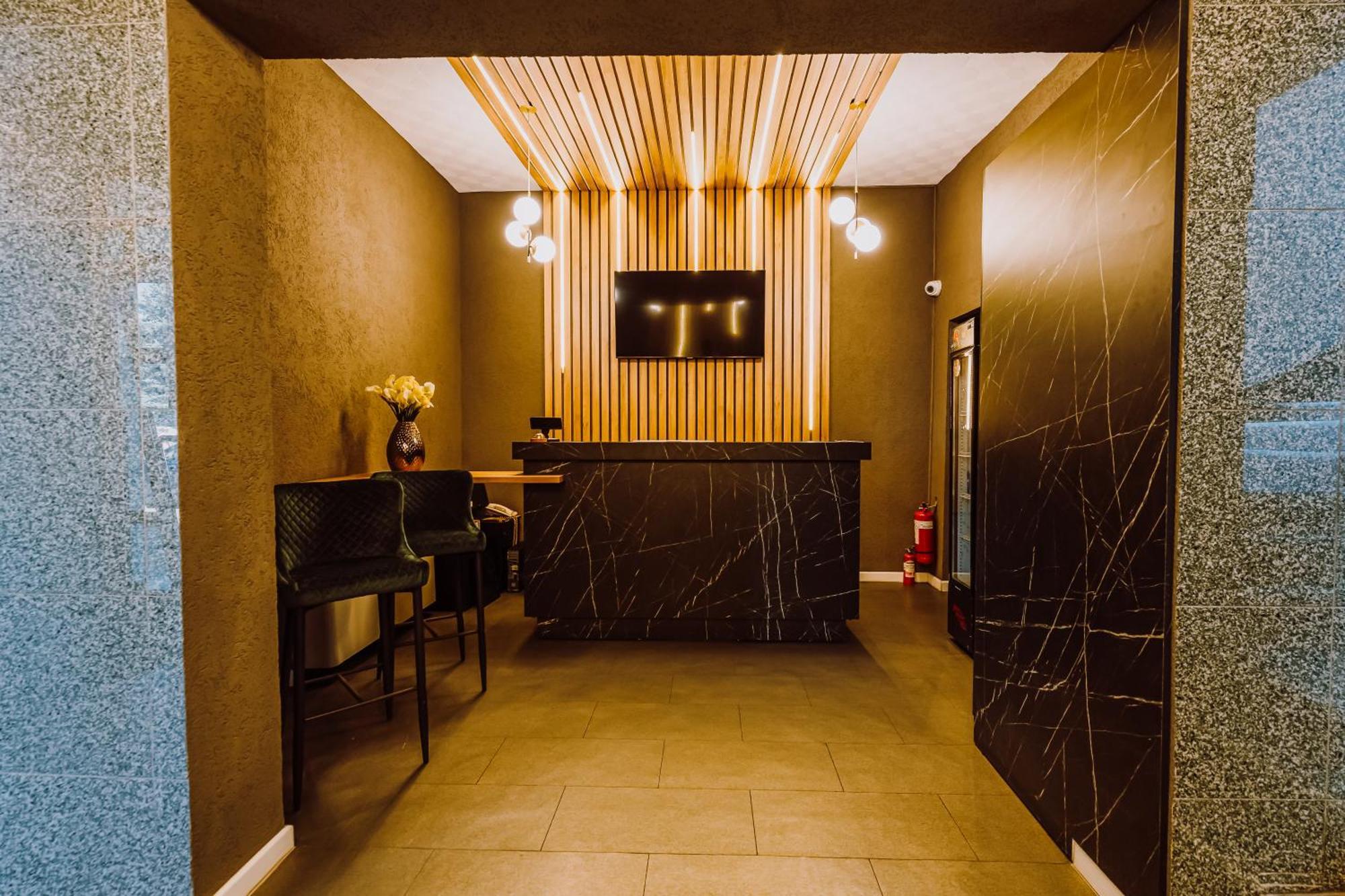 Hotel Ciao Târgu-Mureş エクステリア 写真