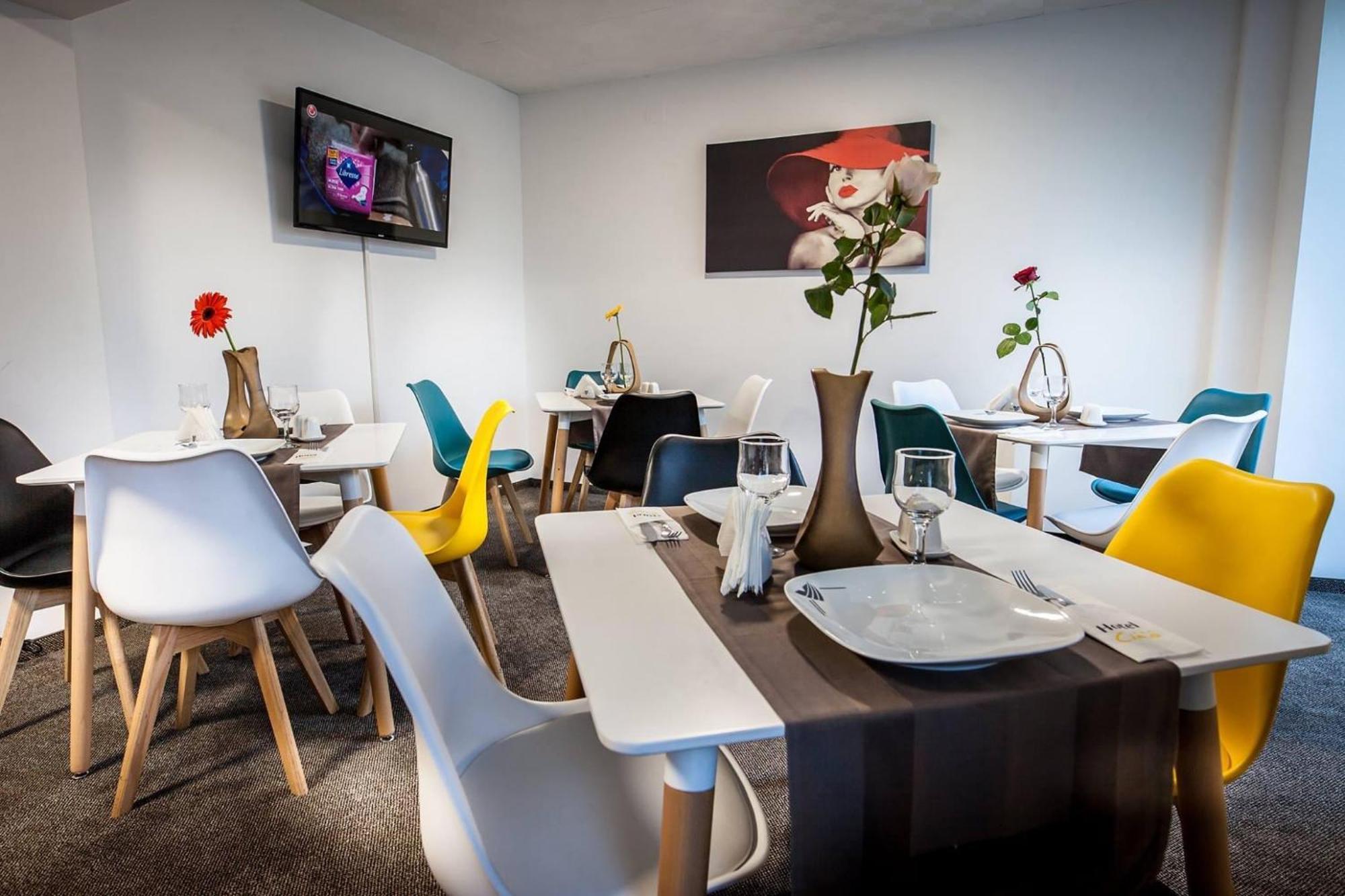 Hotel Ciao Târgu-Mureş エクステリア 写真