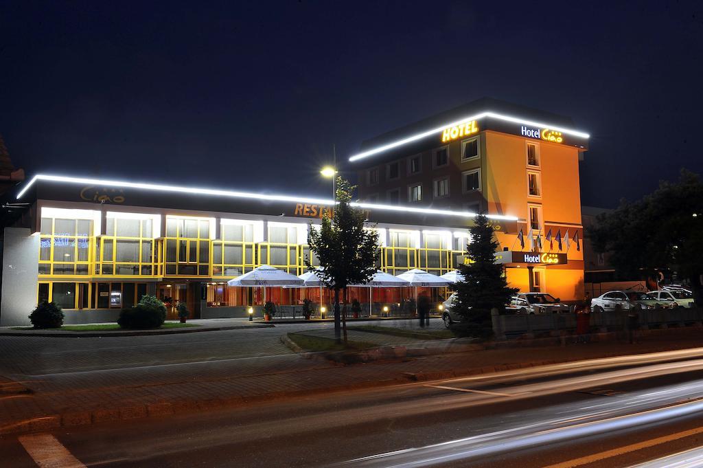 Hotel Ciao Târgu-Mureş エクステリア 写真