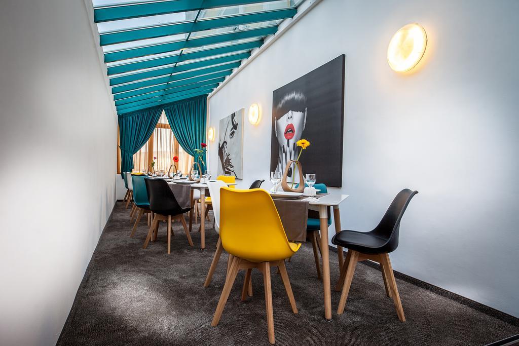 Hotel Ciao Târgu-Mureş エクステリア 写真