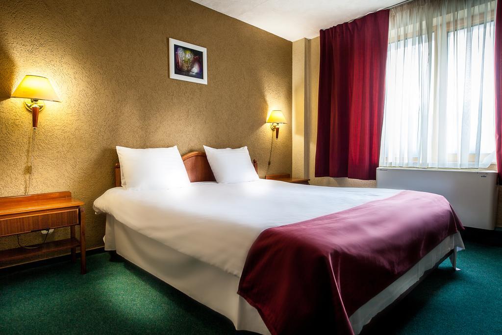 Hotel Ciao Târgu-Mureş エクステリア 写真