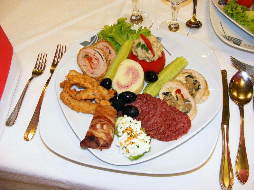 Hotel Ciao Târgu-Mureş レストラン 写真