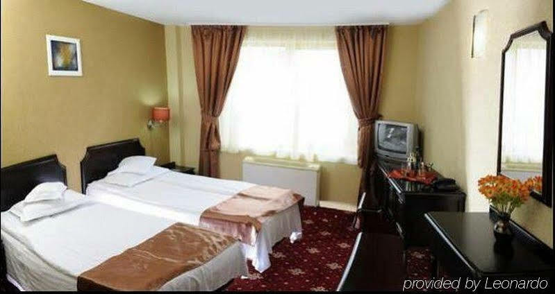 Hotel Ciao Târgu-Mureş エクステリア 写真