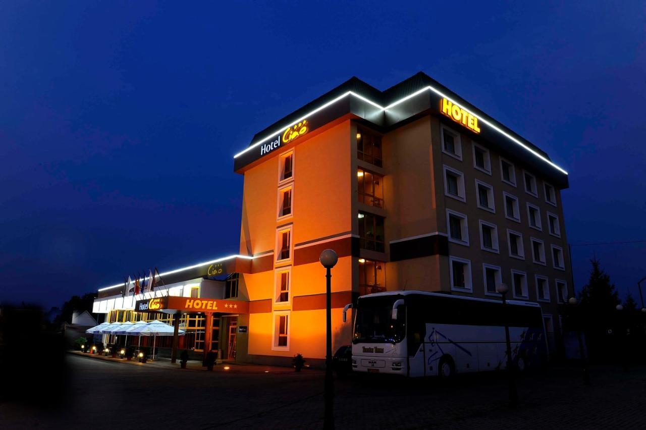 Hotel Ciao Târgu-Mureş エクステリア 写真