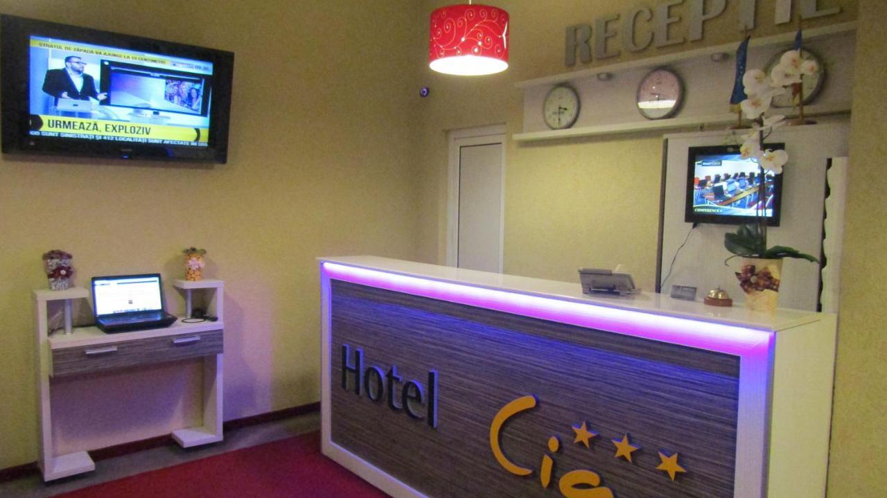Hotel Ciao Târgu-Mureş エクステリア 写真